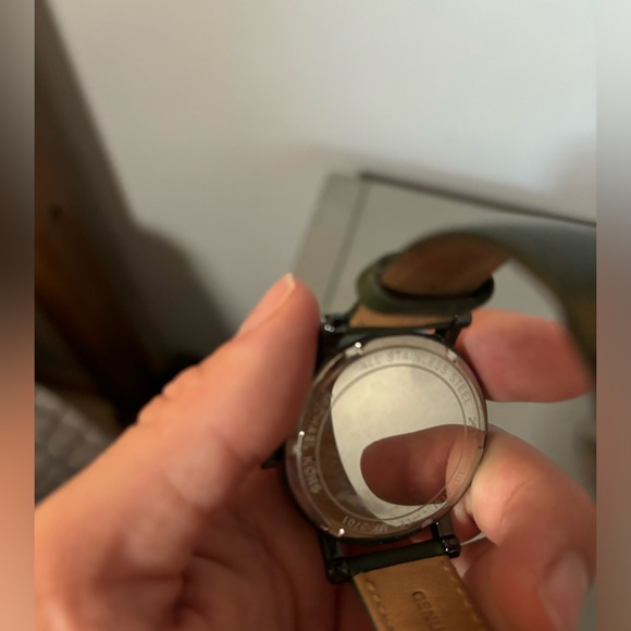 Michael Kors Women’s Watch - Picture 4 of 10